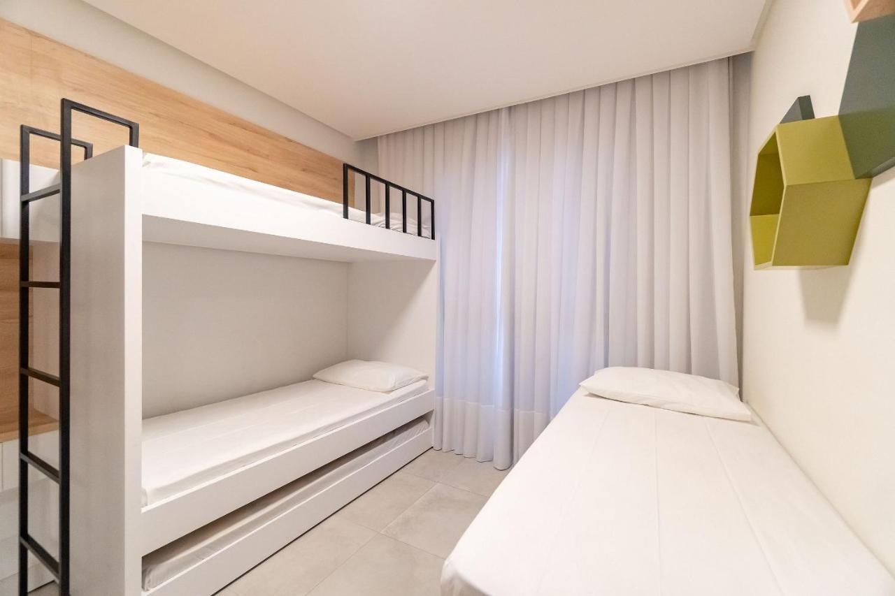 Porto Madero - Apartamento Em Condo Com Piscina Бомбиньяс Экстерьер фото